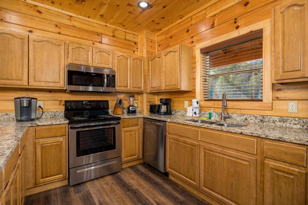 5Bd5B Escape Cabin With 2 Hottubs, Thtr &Game Rm,1Mi To The Parkway! 4Mi To Dollywood - Spring Deal بيدجن فورج المظهر الخارجي الصورة