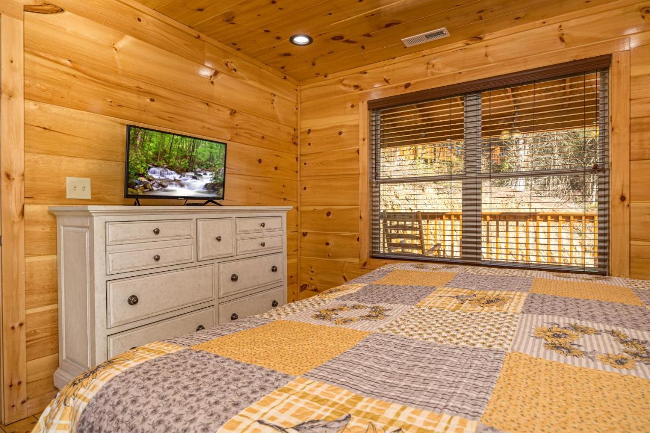 5Bd5B Escape Cabin With 2 Hottubs, Thtr &Game Rm,1Mi To The Parkway! 4Mi To Dollywood - Spring Deal بيدجن فورج المظهر الخارجي الصورة