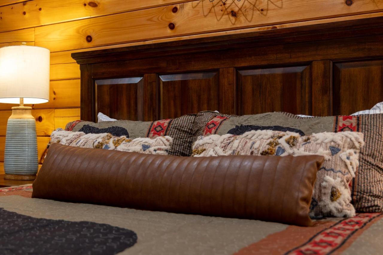 5Bd5B Escape Cabin With 2 Hottubs, Thtr &Game Rm,1Mi To The Parkway! 4Mi To Dollywood - Spring Deal بيدجن فورج المظهر الخارجي الصورة