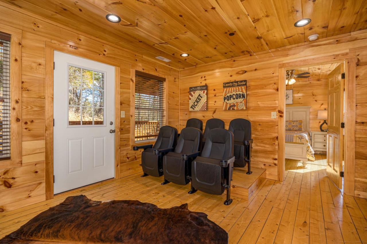 5Bd5B Escape Cabin With 2 Hottubs, Thtr &Game Rm,1Mi To The Parkway! 4Mi To Dollywood - Spring Deal بيدجن فورج المظهر الخارجي الصورة