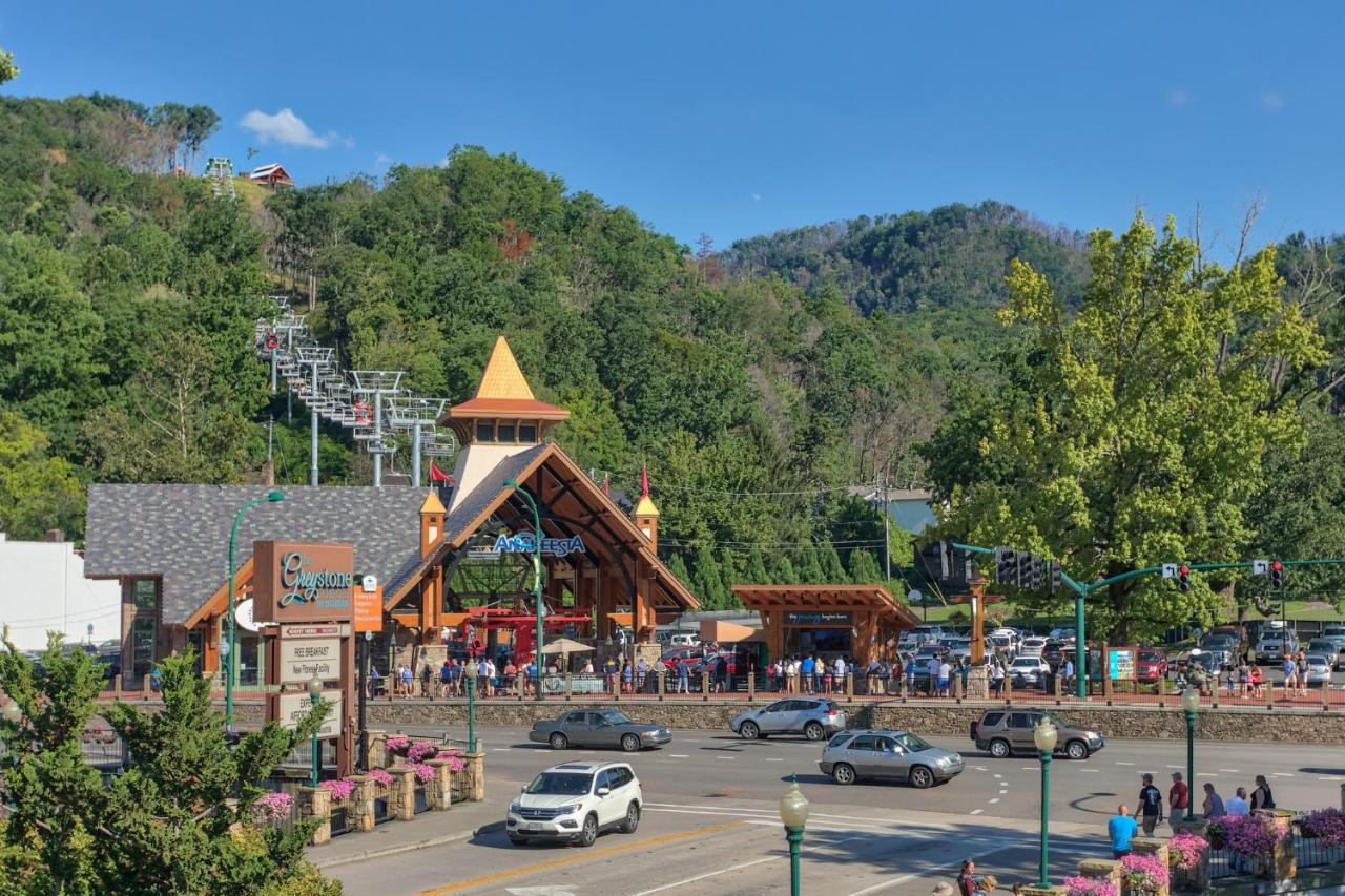 5Bd5B Escape Cabin With 2 Hottubs, Thtr &Game Rm,1Mi To The Parkway! 4Mi To Dollywood - Spring Deal بيدجن فورج المظهر الخارجي الصورة